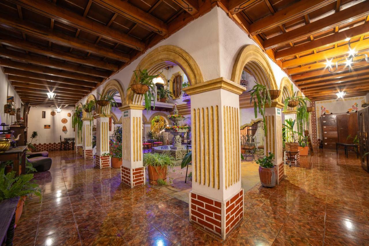 Hotel Gran Plaza Euromaya Antigua Buitenkant foto
