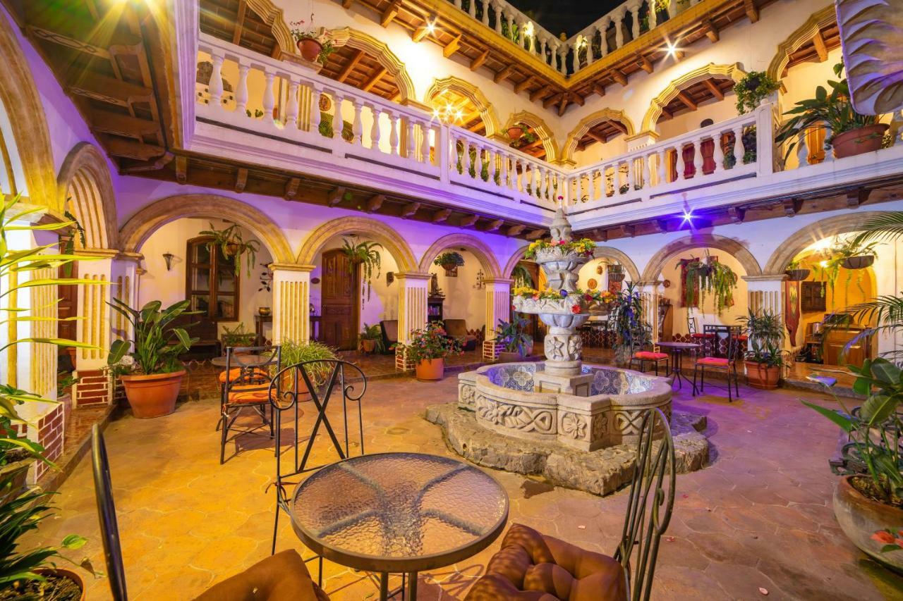 Hotel Gran Plaza Euromaya Antigua Buitenkant foto